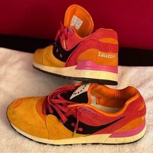 Saucony Shadow Master Ubiq Edition Sz 13 Orange/Red/Blk/Wht